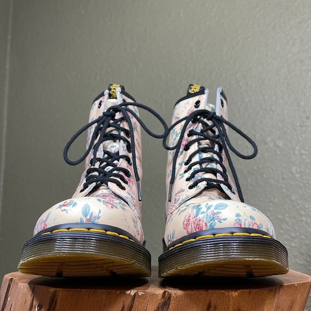 DR. MARTENS VINTAGE ROSE BOOTS - Picture 5 of 13